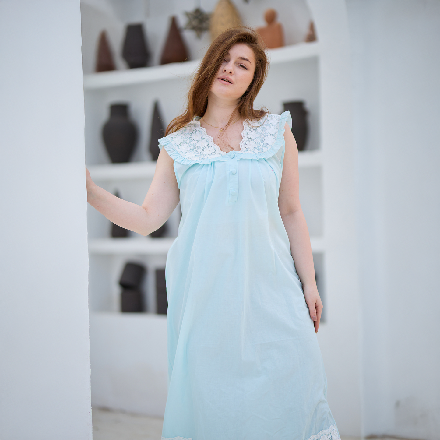Sleeveless blue jalabiya