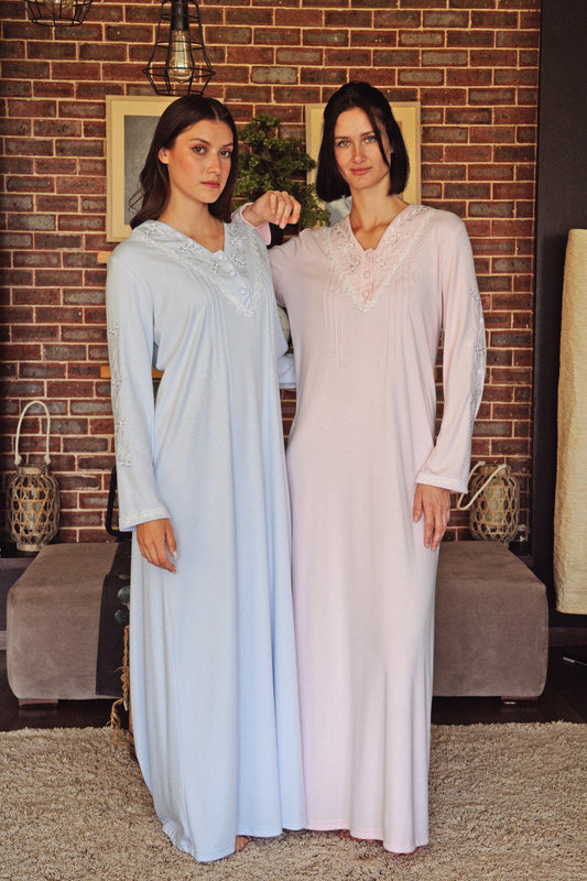 Soft, cozy home abayas designed with a long, flowy silhouette for effortless comfort and elegance.